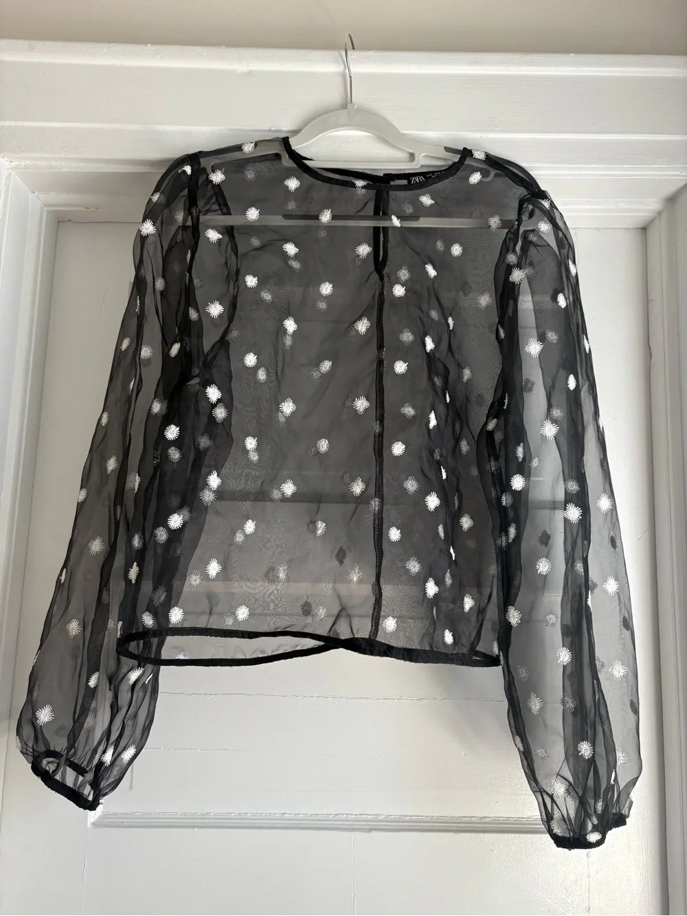 Sheer Black Flower Design Long-Sleeve Top - ZARA